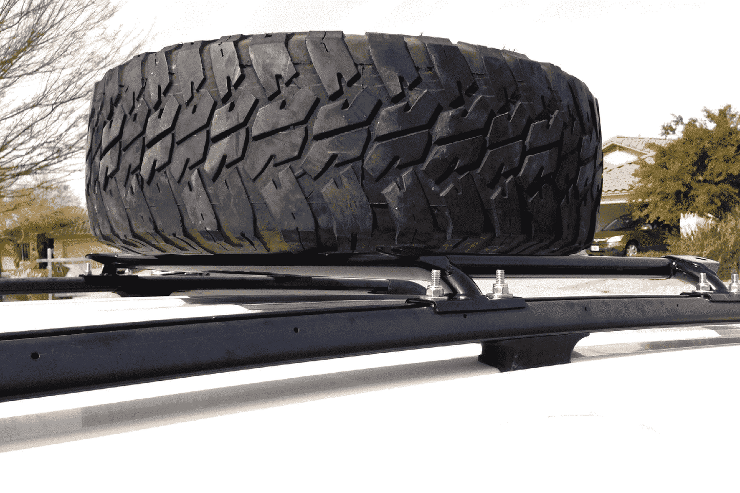 Jeep Grand Cherokee WJ Roof Mounted Tire Carrier