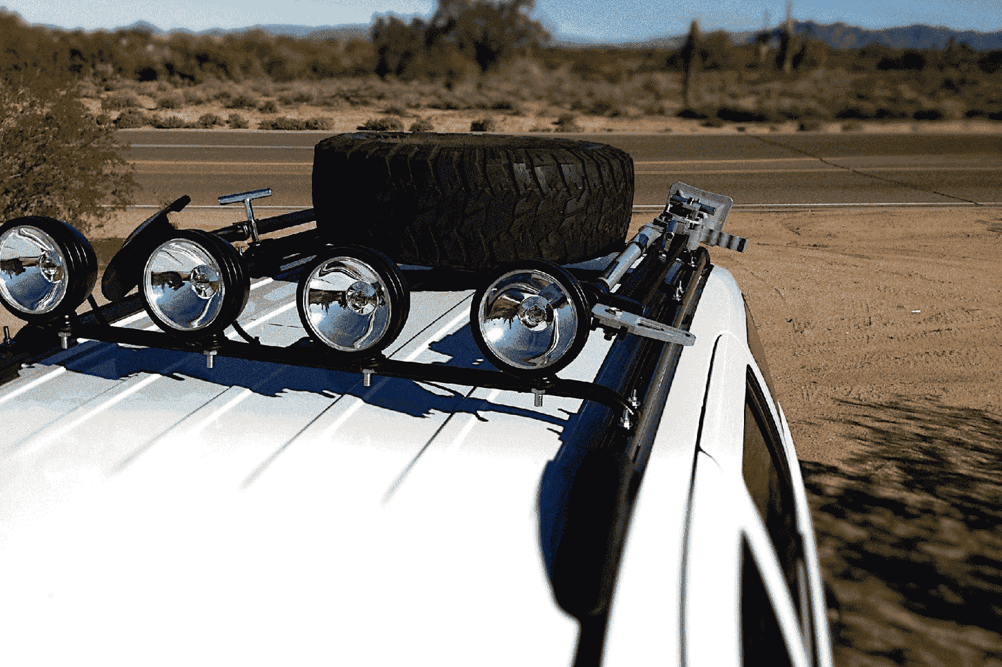 Jeep Grand Cherokee WJ Roof Mounted Tire Carrier