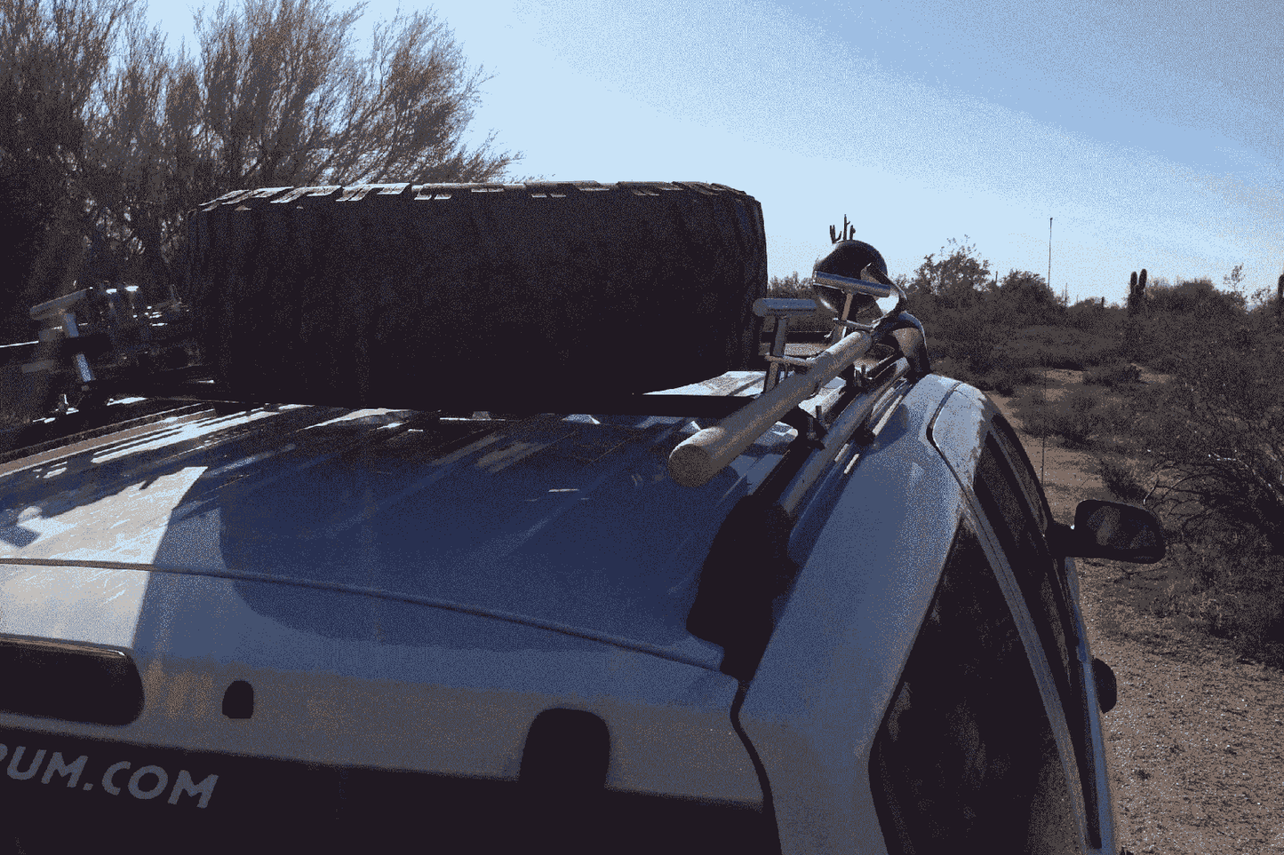 Jeep Grand Cherokee WJ Roof Mounted Tire Carrier