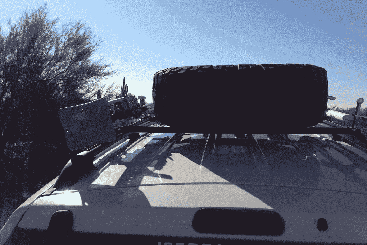 Jeep Grand Cherokee WJ Roof Mounted Tire Carrier